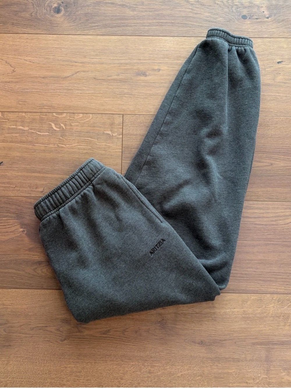 Aritzia Dark Grey Sweatpants
